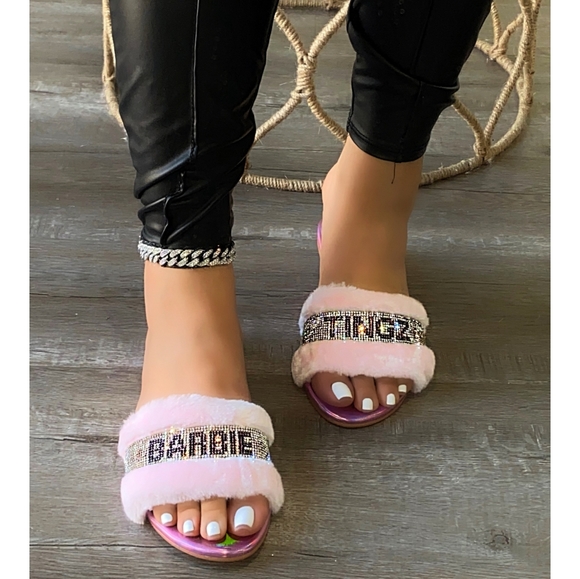 𝙍𝙀𝙎𝙏𝙊𝘾𝙆𝙀𝘿🖤💎Barbie Thingz Rhinestone fur Slide - Picture 5 of 9
